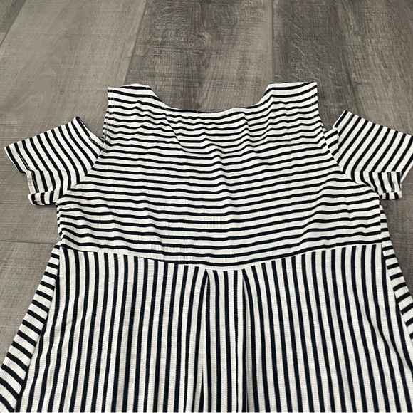 W5 butter soft peekaboo shoulder tee - Picture 4 of 5